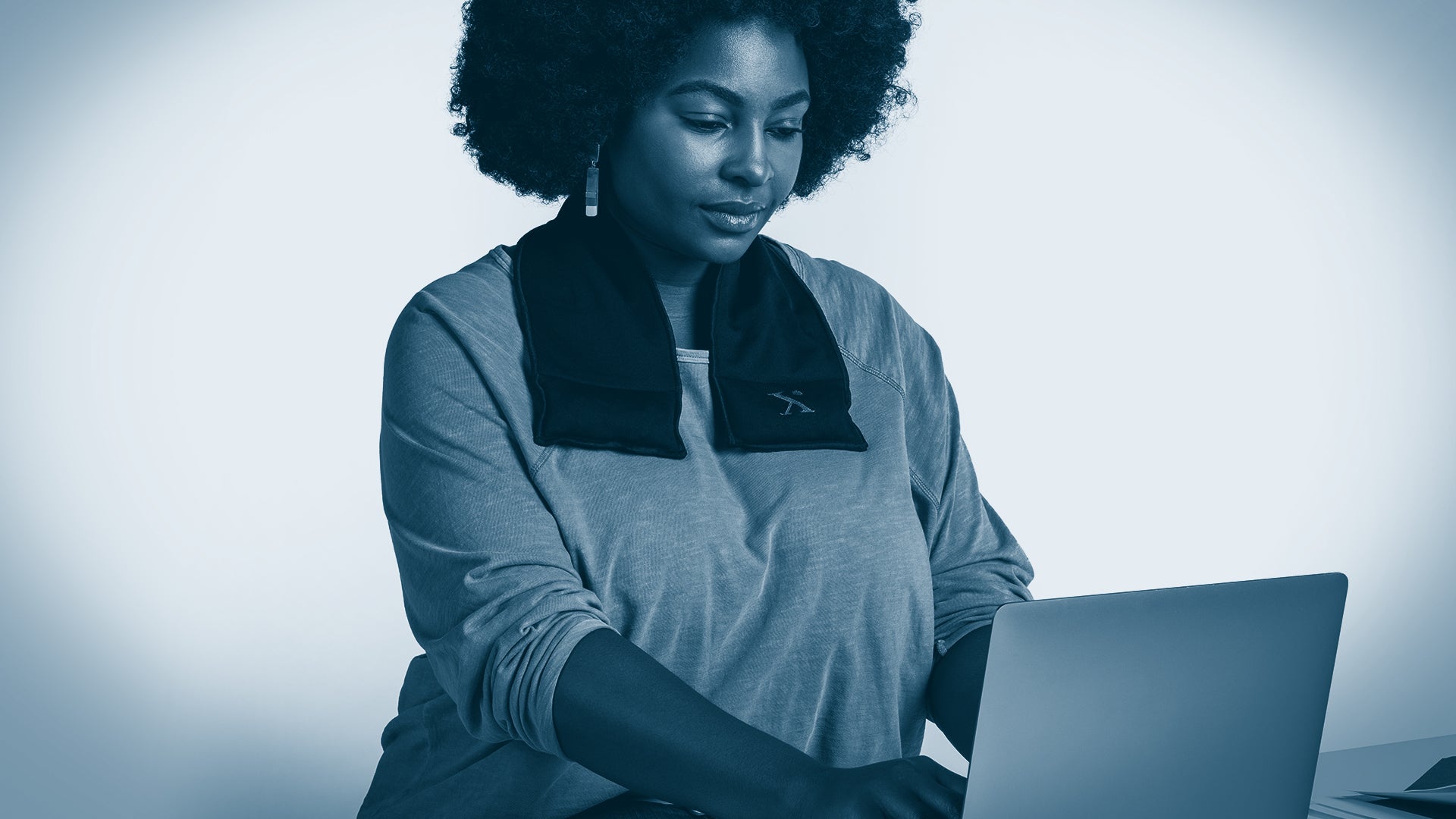 What Does a Weighted Neck Wrap Do? Nufabrx